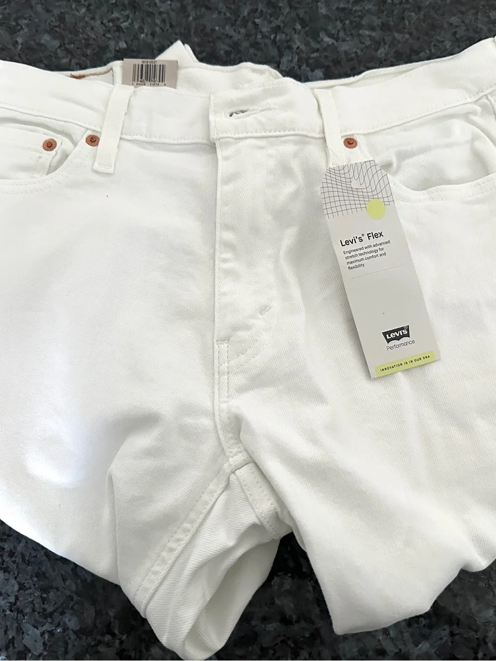 Men’s 541 Athletic Taper White Straight-Leg Jeans NWT